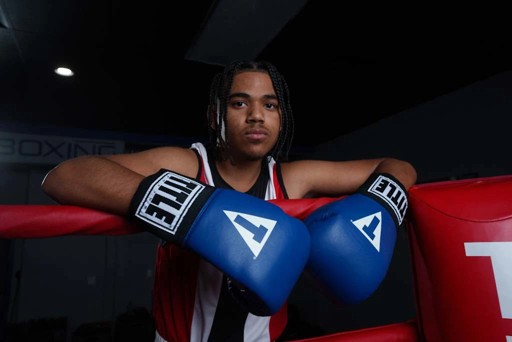 TITLE Boxing USA Boxing Competition Gloves - Elastic 2 TITLE Boxing USA Boxing Competition Gloves - Elastic - Image 2