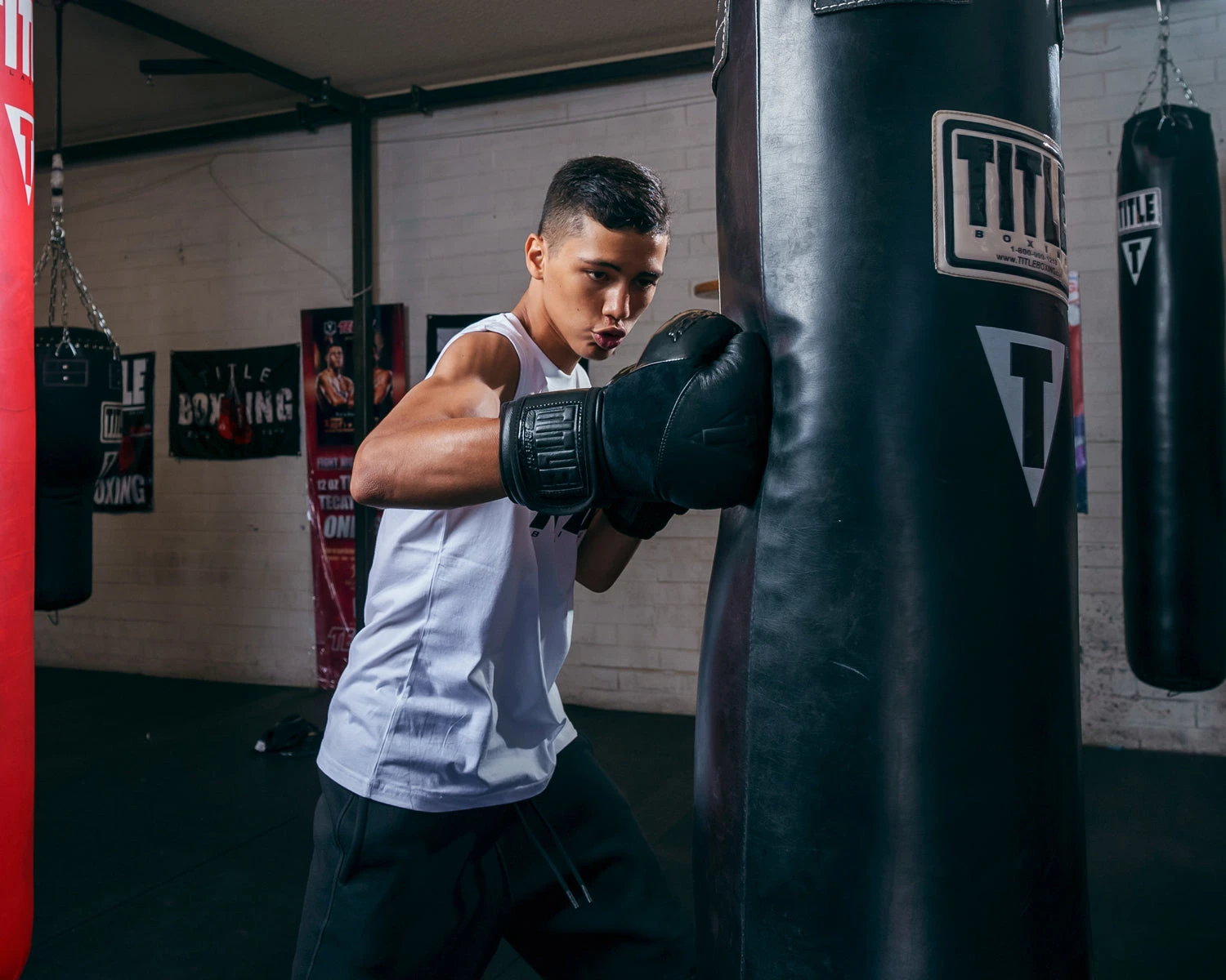 TITLE Black Blitz Bag Gloves 7 TITLE Black Blitz Bag Gloves - Image 7