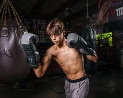 TITLE Boxing Combat Bag Gloves 21 TITLE Boxing Combat Bag Gloves -Sports Boxing COMBGGRBK 2