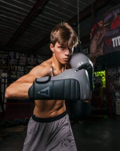 TITLE Boxing Combat Bag Gloves 22 TITLE Boxing Combat Bag Gloves -Sports Boxing COMBGGRBK 3