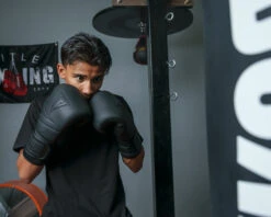 TITLE Black Bolstered Leather Bag Gloves 13 TITLE Black Bolstered Leather Bag Gloves -Sports Boxing DBBG 3