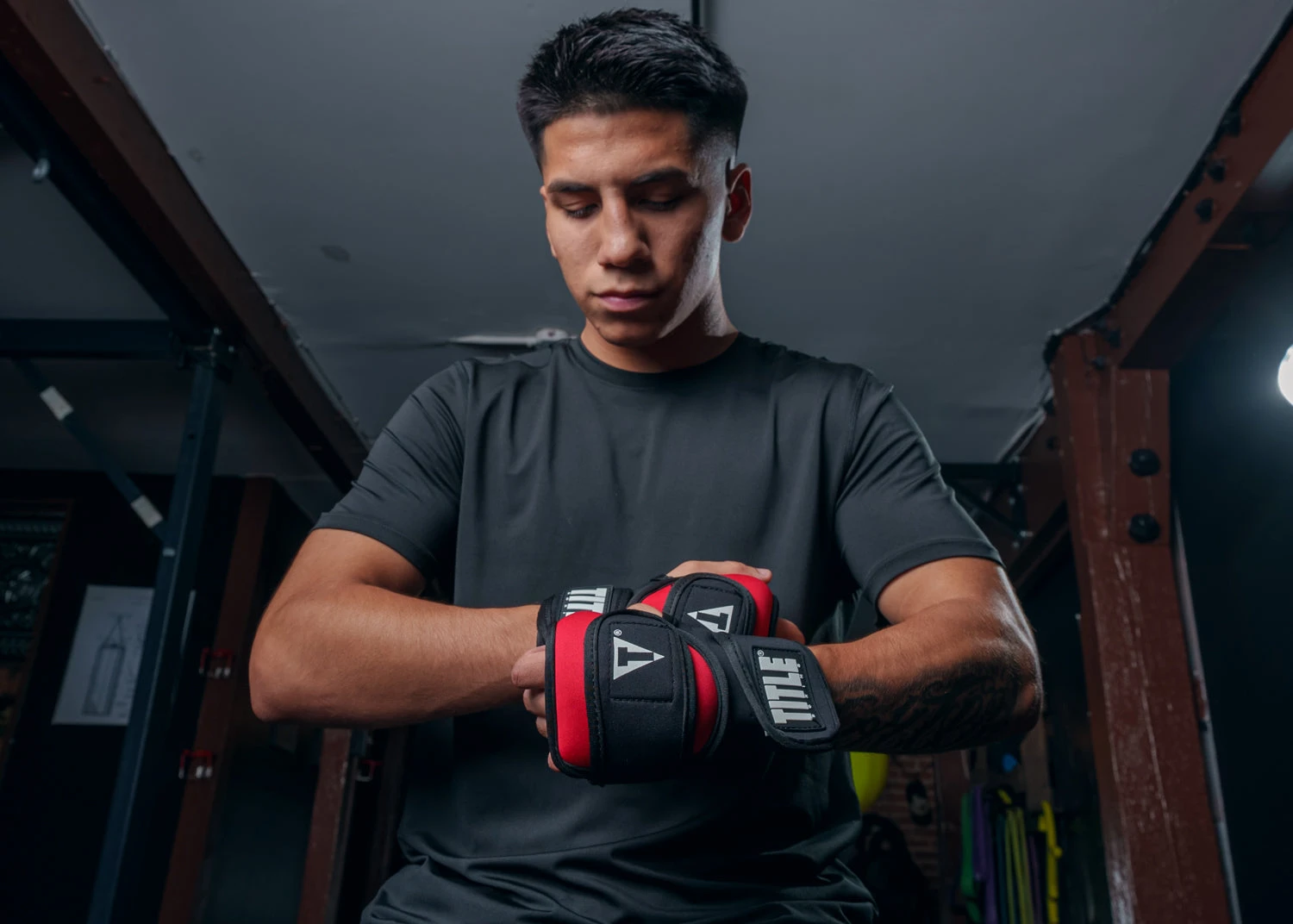 TITLE Boxing Deluxe Weighted Gloves 2.0 5 TITLE Boxing Deluxe Weighted Gloves 2.0 - Image 5