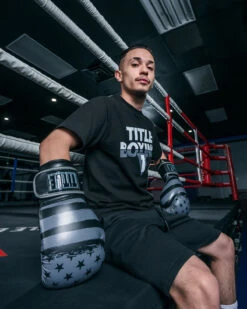 TITLE Boxing Liberty Bag Gloves -Sports Boxing LBTBGBKGR 2