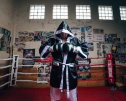 TITLE Boxing Pro Fingertip Robe 2.0 30 TITLE Boxing Pro Fingertip Robe 2.0 -Sports Boxing TSRF2BKWH 2