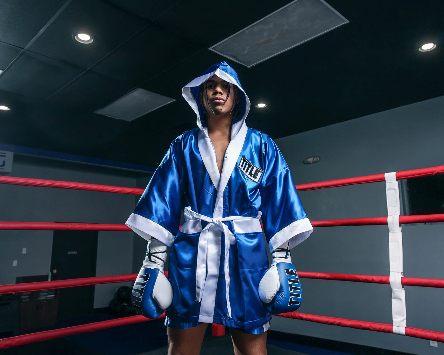 TITLE Boxing Pro Fingertip Robe 2.0 13 TITLE Boxing Pro Fingertip Robe 2.0 - Image 13