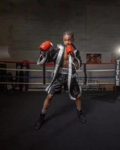 TITLE Boxing Fingertip Robe 25 TITLE Boxing Fingertip Robe -Sports Boxing TSRFBKWH 2