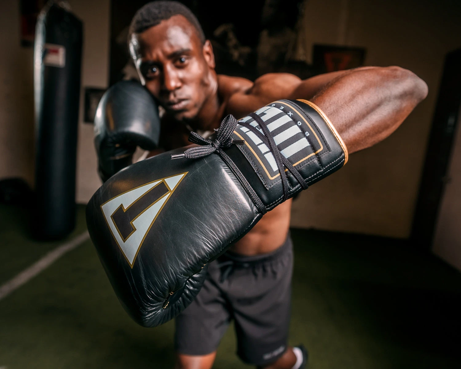 TITLE Boxeo Mexican Leather Lace Training Gloves Quatro 7 TITLE Boxeo Mexican Leather Lace Training Gloves Quatro - Image 7