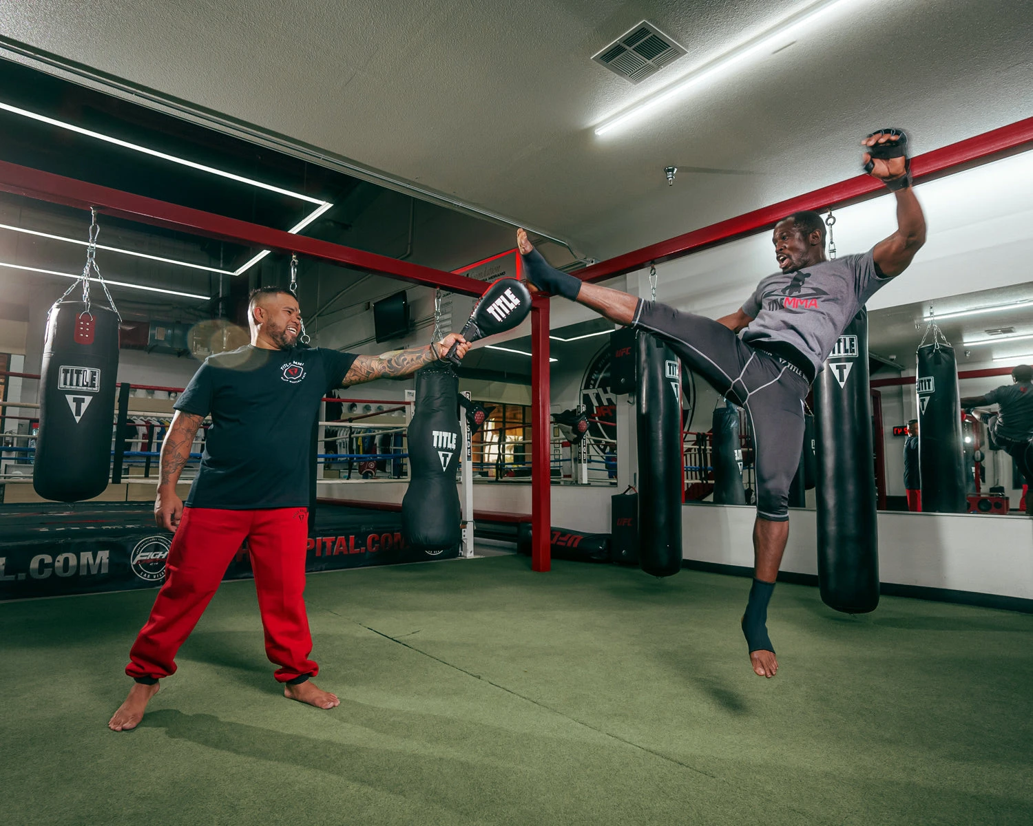 TITLE Boxing Duo Target Training Paddle 5 TITLE Boxing Duo Target Training Paddle - Image 5