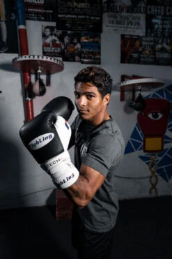 Fighting Tri-Tech Tenacious Lace Training Gloves -Sports Boxing fs3ttgl bk wh