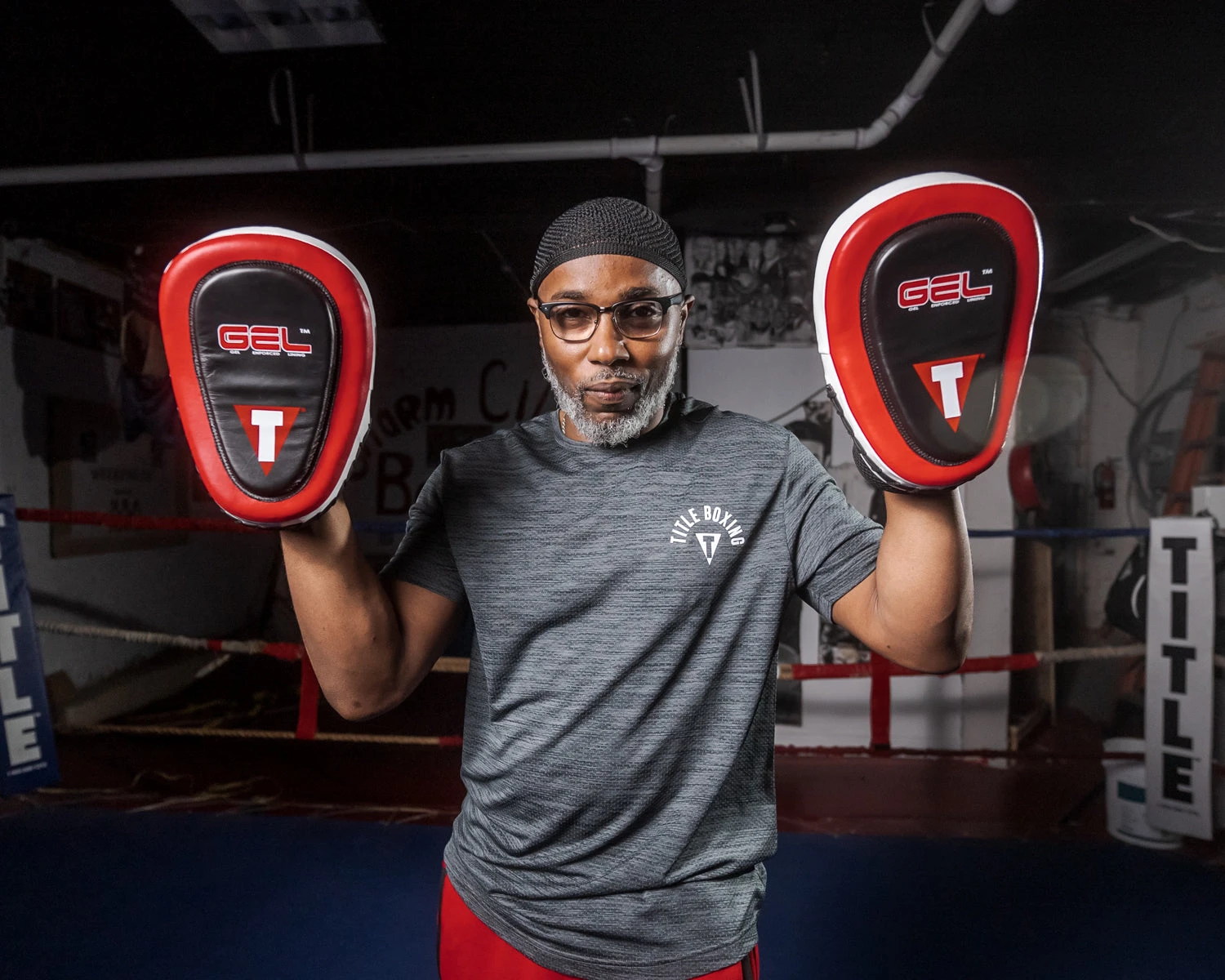 TITLE Boxing Gel Blockade Punch Mitts 2 TITLE Boxing Gel Blockade Punch Mitts - Image 2