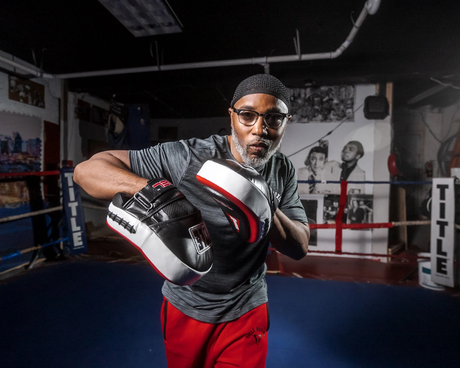 TITLE Boxing Gel Blockade Punch Mitts 4 TITLE Boxing Gel Blockade Punch Mitts - Image 4