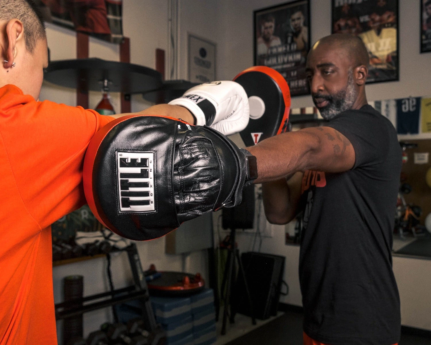 TITLE Boxing Incredi-Ball Leather Punch Mitts 2.0 6 TITLE Boxing Incredi-Ball Leather Punch Mitts 2.0 - Image 6